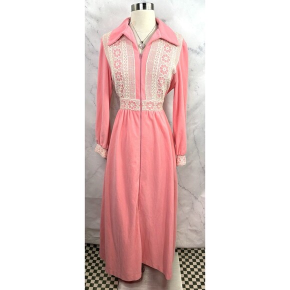 Vtg 60s 70s Prairie Loungewear House Dress M Hostess Coat Robe Bubble Gum Pink - Picture 4 of 16